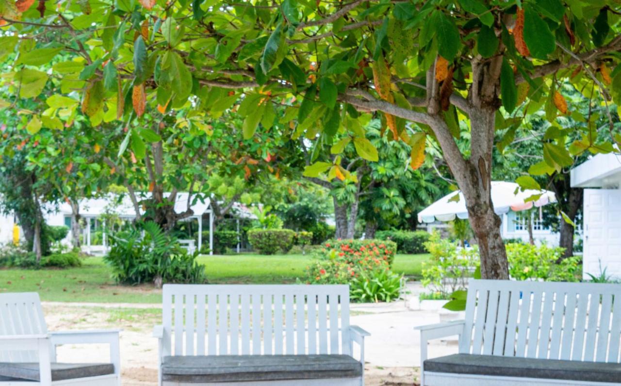 Yellow Bird Sea Hotel Negril Exterior foto