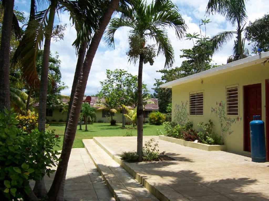 Yellow Bird Sea Hotel Negril Exterior foto